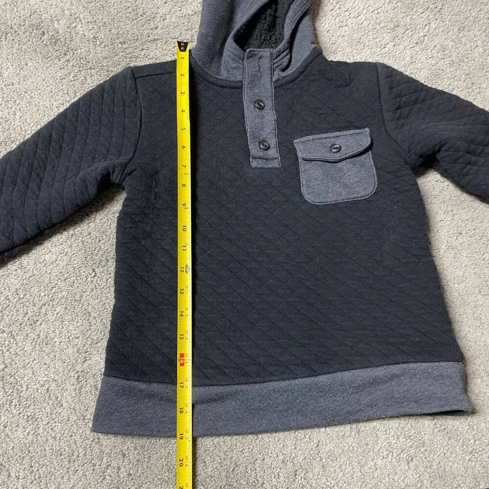 Old Navy Black and Gray Quilted Henley Hoodie Boys size small‎ 6-7